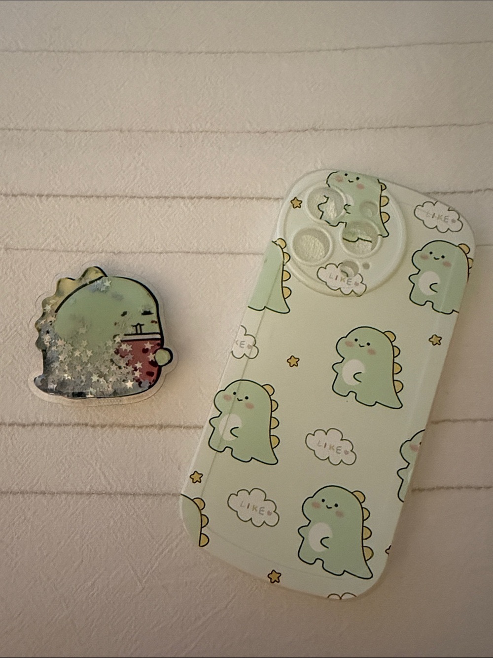 Cute little dinosaurs case